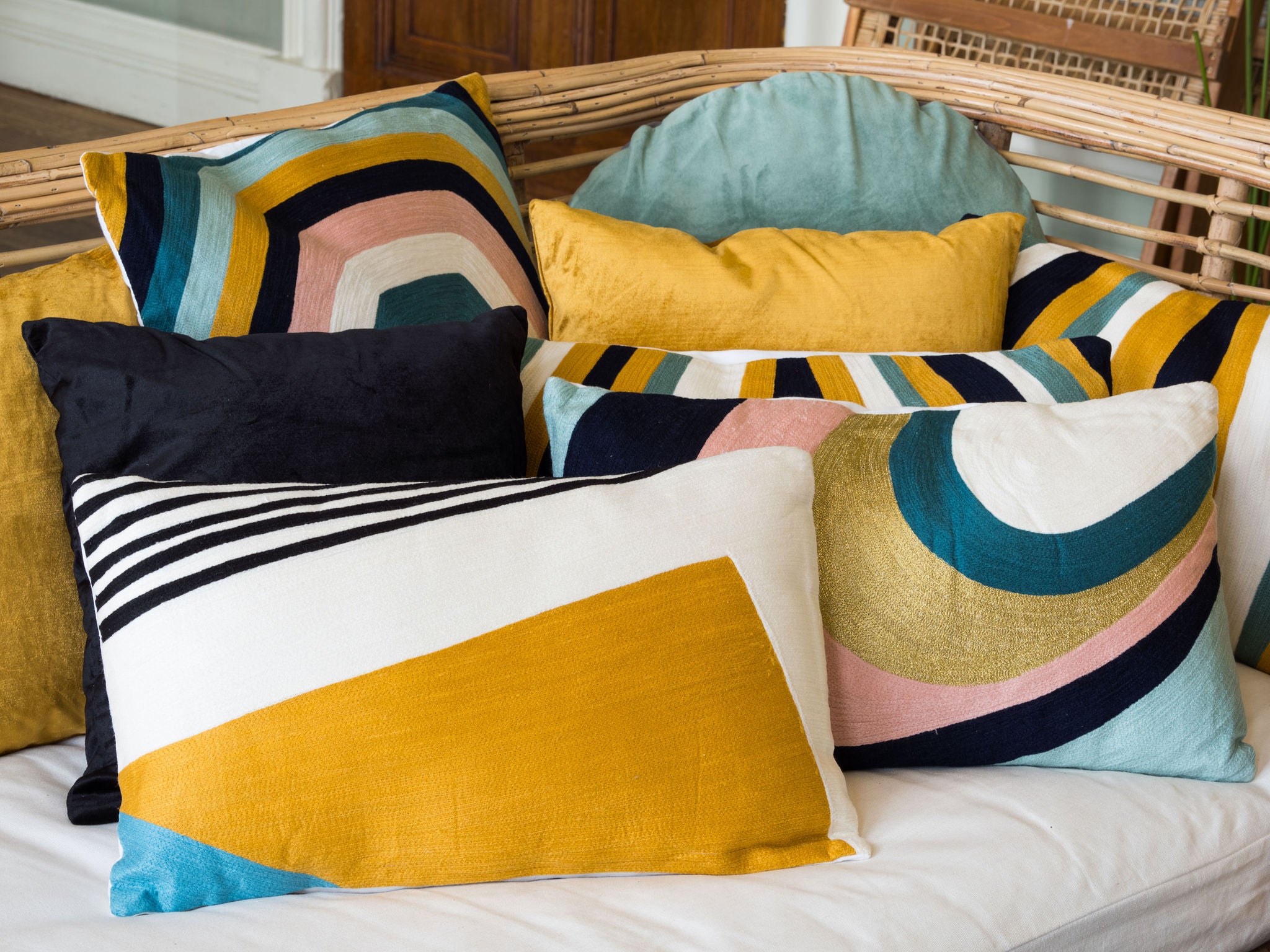 BOSIE OZELLA STRIPES DESIGN CUSHION